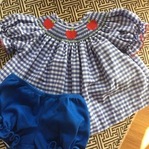 Adorable smocked Apple set. Size 6mos.